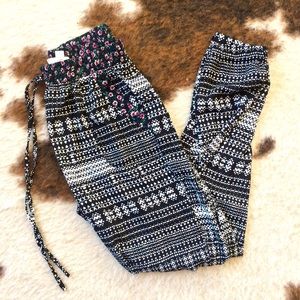 Casual Women’s Bohemian Pants Size XS, Elastic